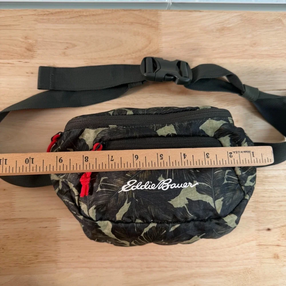 Eddie Bauer Stowaway Tropical Leaf Camo Zipper Packable Waist Pack Fanny